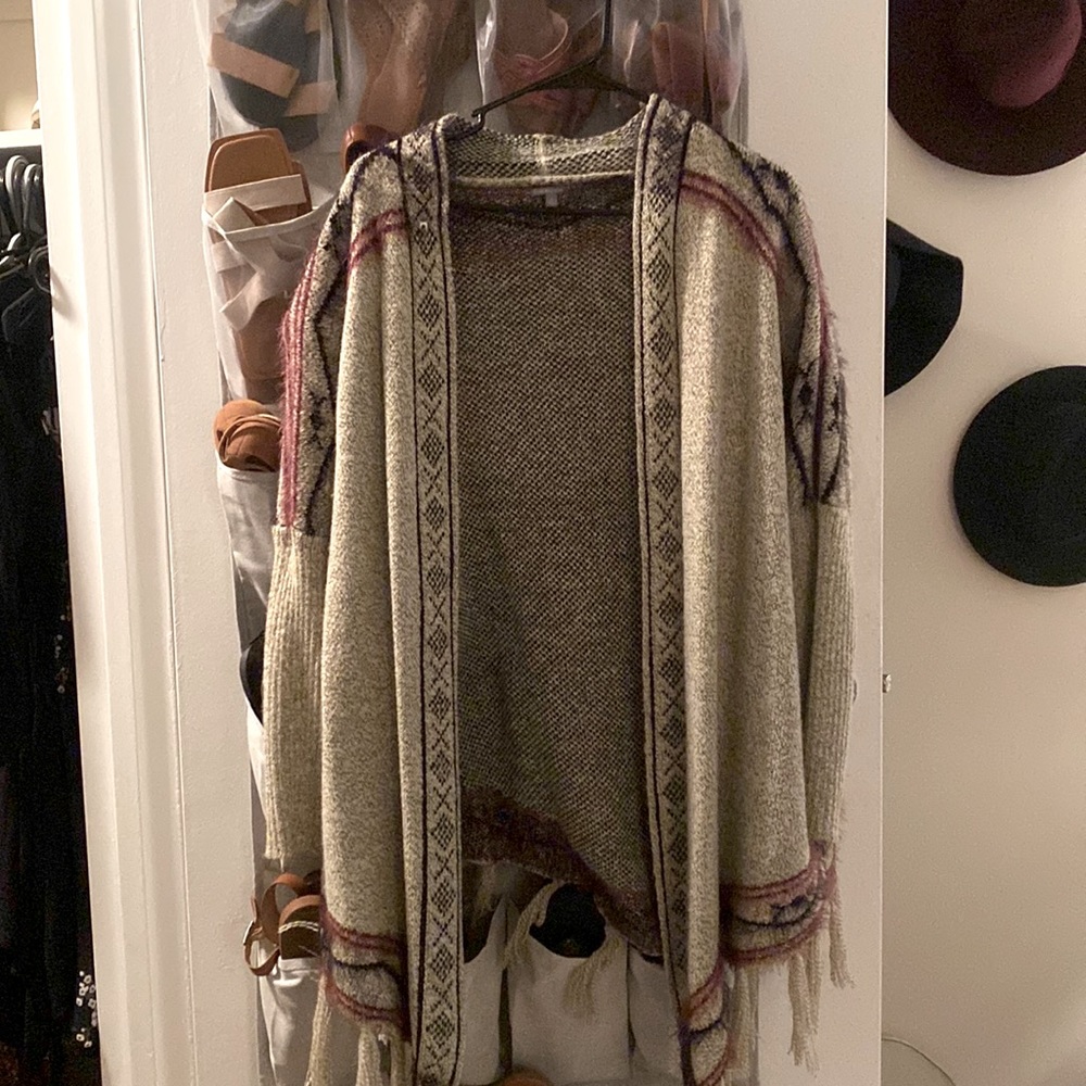 Beige/burgundy/black cardigan